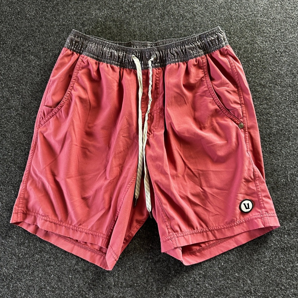 Vuori Banks Shorts Mens Medium Terracotta Red 7.5 Inch Inseam Board Shorts